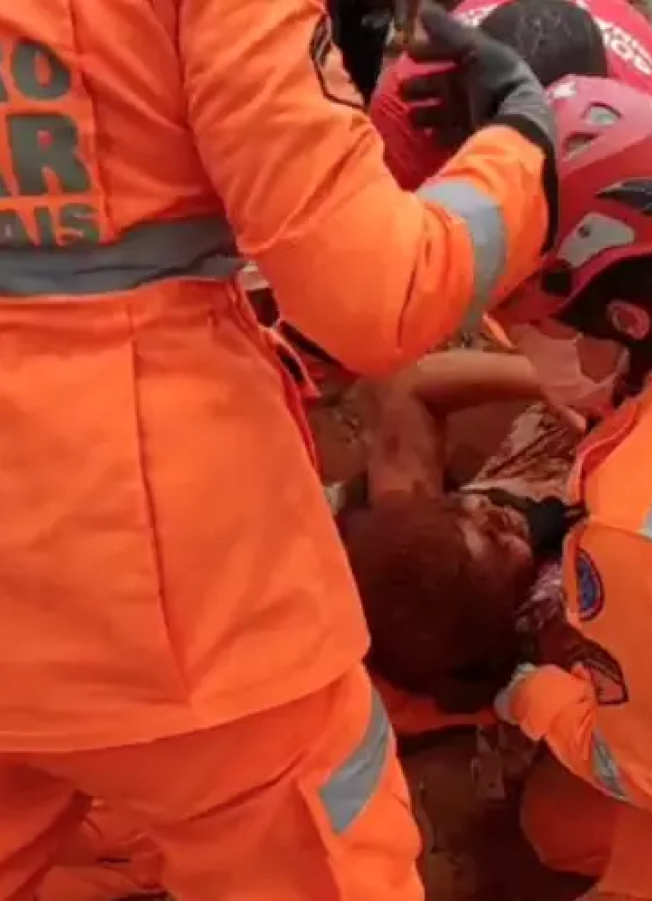 Criança de seis anos é resgatada pelo Corpo de Bombeiros em Uberaba após cair em um buraco de 2,5m