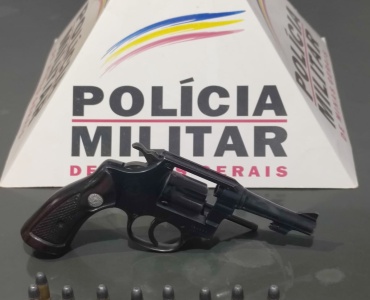 INDIVÍDUO É PRESO  COM ARMA NA CIDADE DE PAPAGAIOS