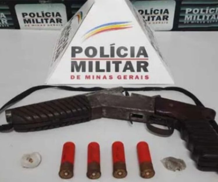 Polícia Militar apreendeu uma escopeta, munição e duas buchas de maconha no bairro Recanto da Lagoa