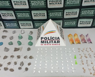 PM PRENDE DOIS SUSPEITOS POR TRÁFICO DE DROGAS NO BAIRRO RECANTO DA LAGOA  E APREENDE MUITA DROGA