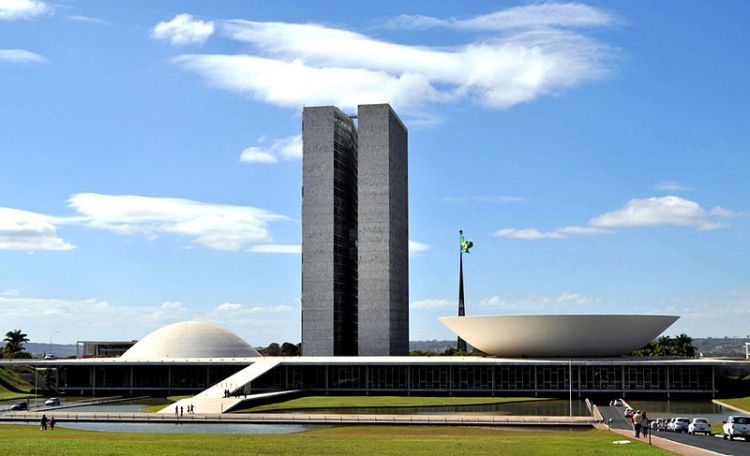 Senado pretende votar nesta quinta-feira o programa Auxílio Brasil