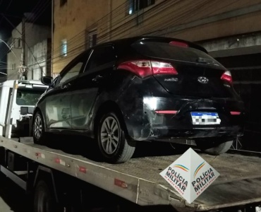 NOVA SERRANA/MG – POLÍCIA MILITAR PRENDE HOMEM POR ADULTERAÇÃO DE PLACA VEICULAR