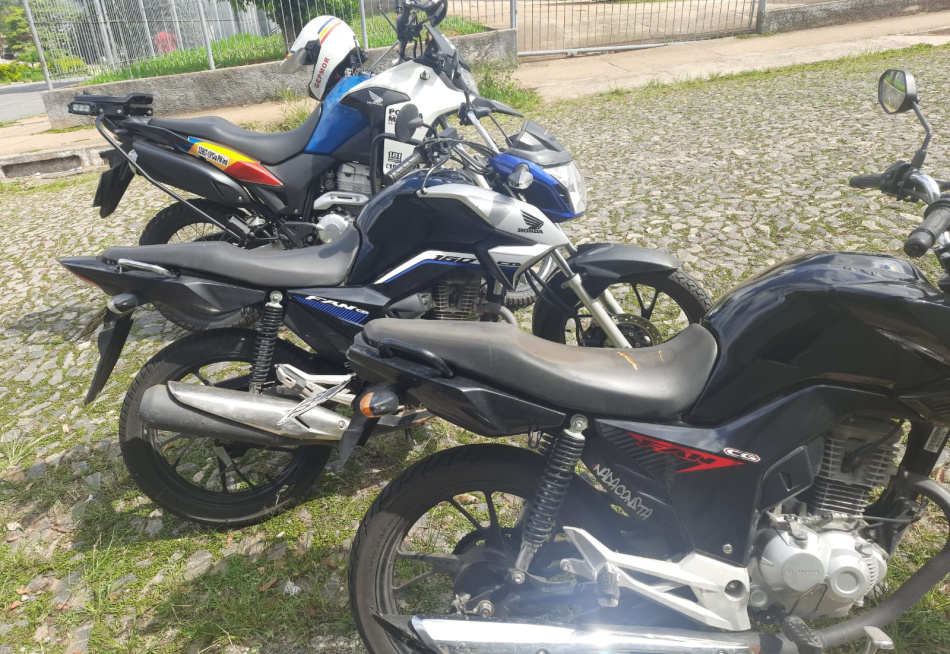 MILITARES DO GEPMOR, APREENDEM DIVERSAS MOTOCICLETAS IRREGULARES