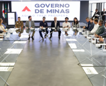 Governo de Minas se reúne com a Associação Mineira de Municípios em BH