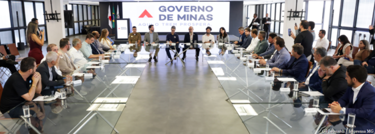 Governo de Minas se reúne com a Associação Mineira de Municípios em BH