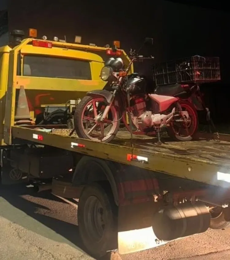 PM evita furto em um estabelecimento comercial, prende dois suspeitos e recupera materiais