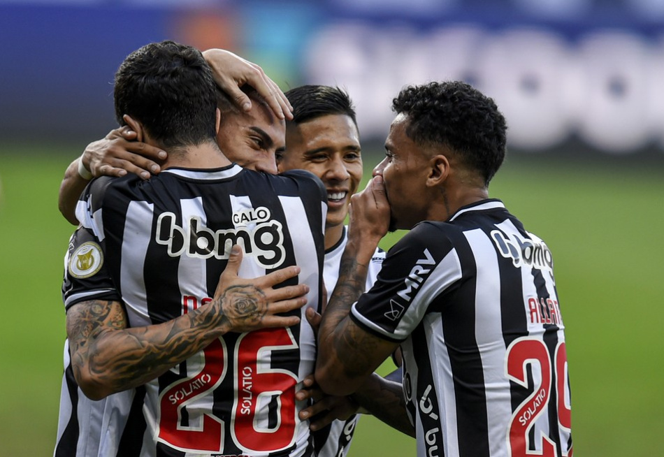 Atlético vence xará paranaense e se mantém na vice-liderança do Campeonato Brasileiro