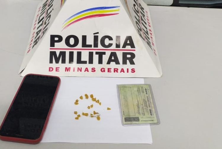 Homem é preso no bairro Santos Dumont com 23 pedras de crack