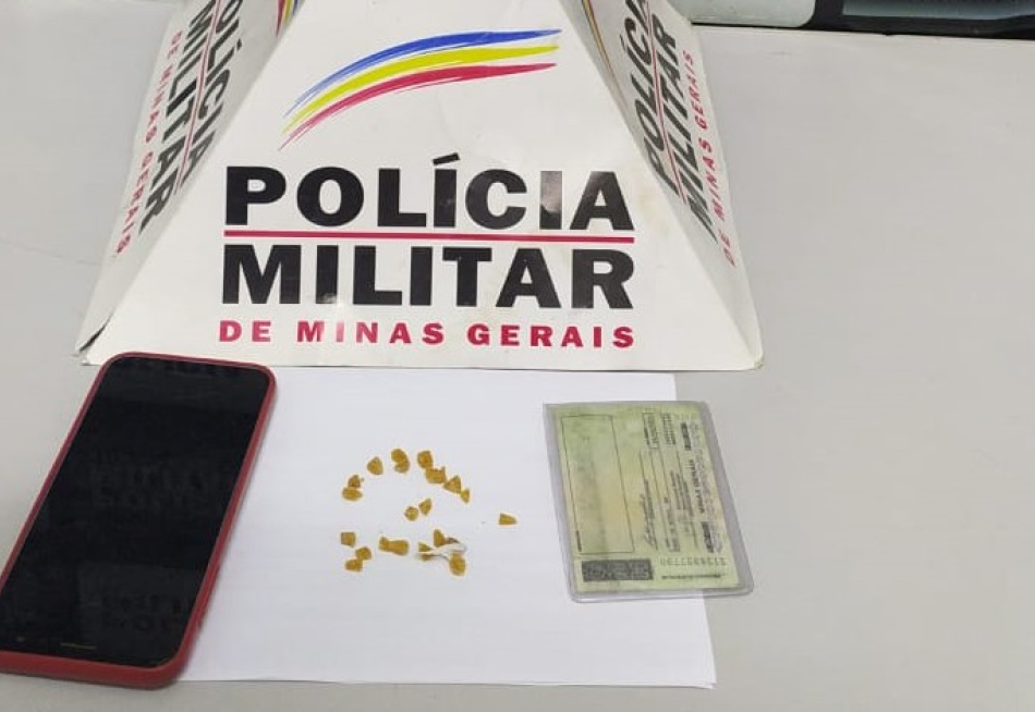 Homem é preso no bairro Santos Dumont com 23 pedras de crack