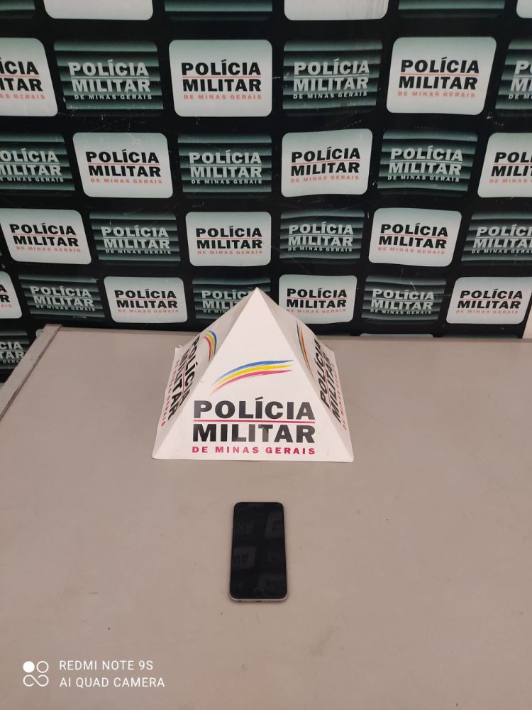 Com passagens por tráfico de drogas e furtos, homem é preso em Pará de Minas acusado de roubar um aparelho celular