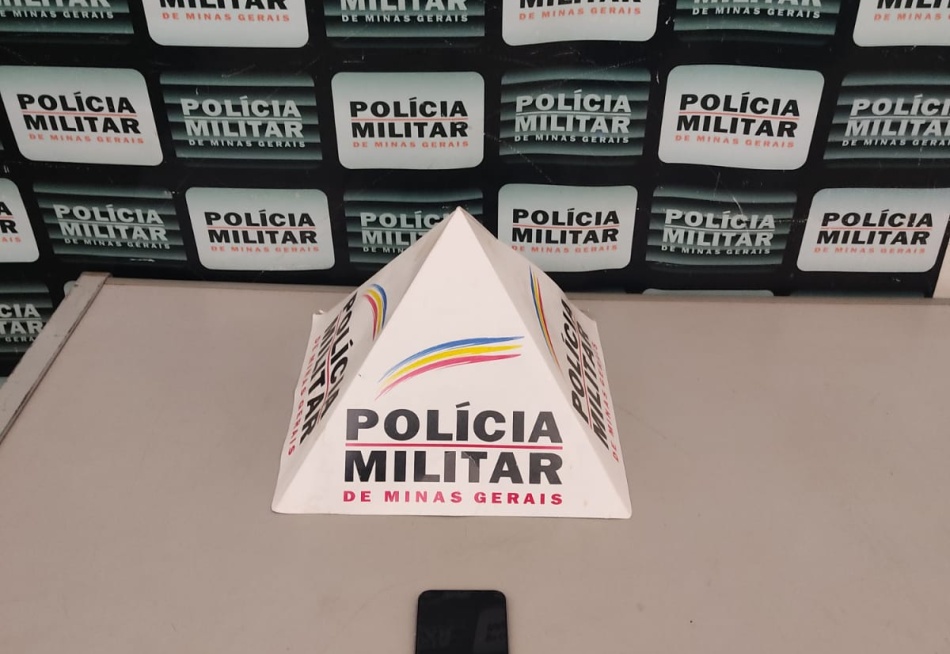 Com passagens por tráfico de drogas e furtos, homem é preso em Pará de Minas acusado de roubar um aparelho celular