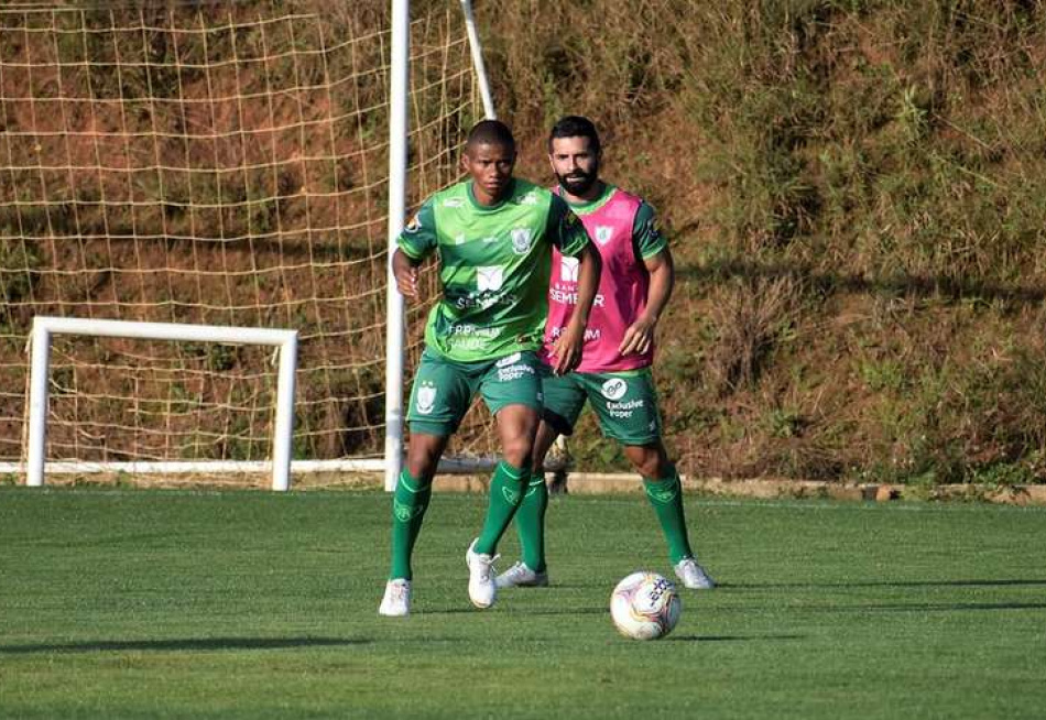 Em busca de reabilitação e de uma vaga no G-4 da Série B, América enfrenta o CRB nesta segunda-feira