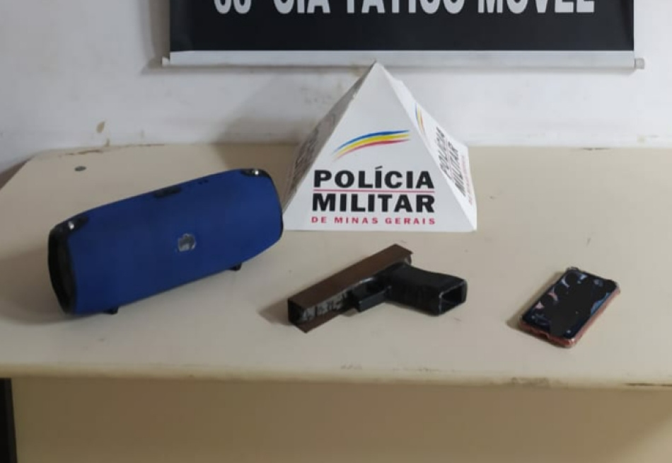 Dupla é presa em Nova Serrana acusada de roubo a transeunte