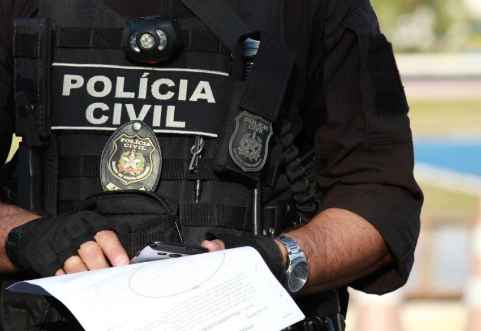 Polícia Civil prende suspeitos de matar empresário encontrado no porta-malas de um carro no condomínio Cecília Meireles no final do ano passado