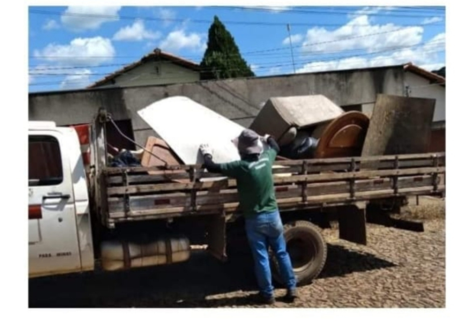 Prefeitura de Pará de Minas realizou mutirão de limpeza no bairro Novo Horizonte e no prolongamento do bairro São Pedro