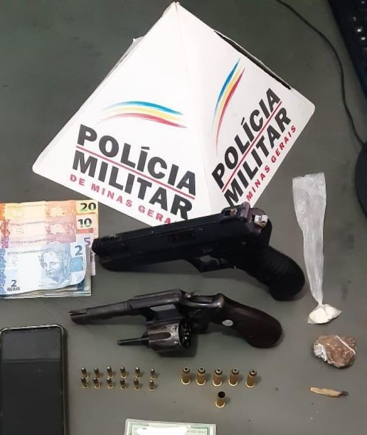 Homem é preso com arma e réplica de pistola durante Operação da Polícia Militar em Bom Despacho