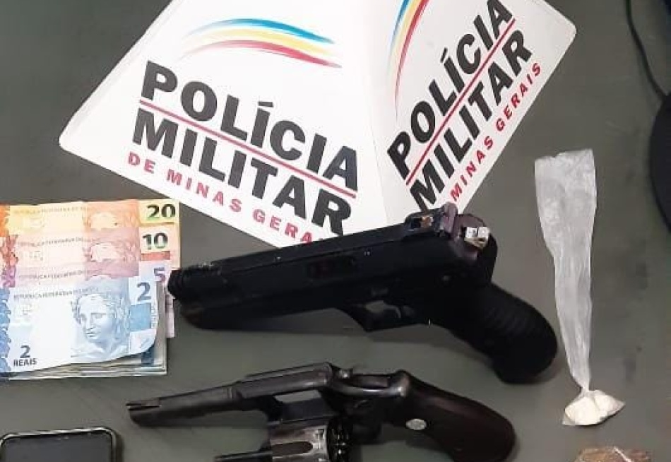 Homem é preso com arma e réplica de pistola durante Operação da Polícia Militar em Bom Despacho