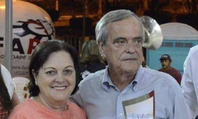 Vânia Maria da Silva Faria, esposa do ex-prefeito Antônio Júlio de Faria, é homenageada no memorial "Inumeráveis"