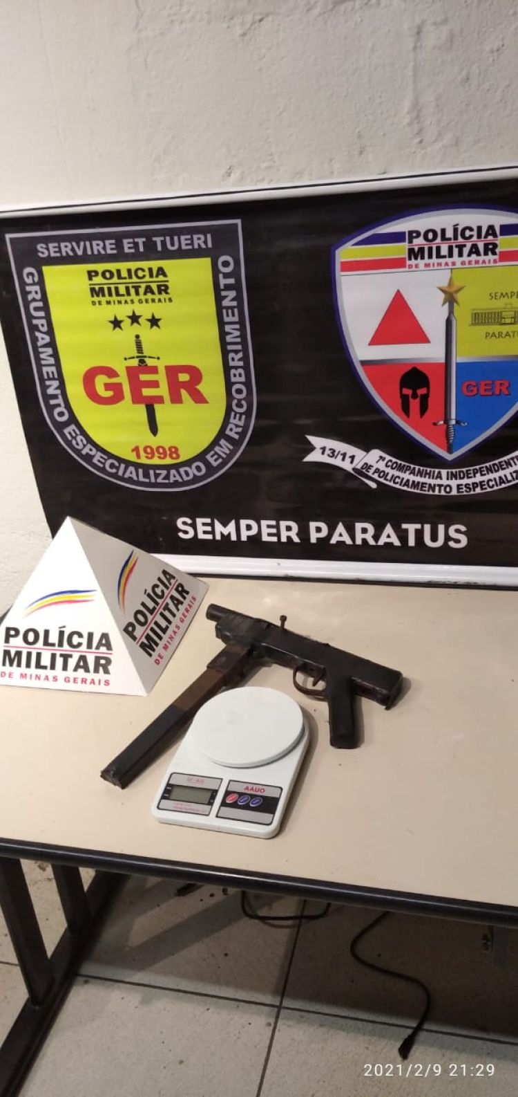 Adolescente é apreendido em Divinópolis com uma submetralhadora artesanal