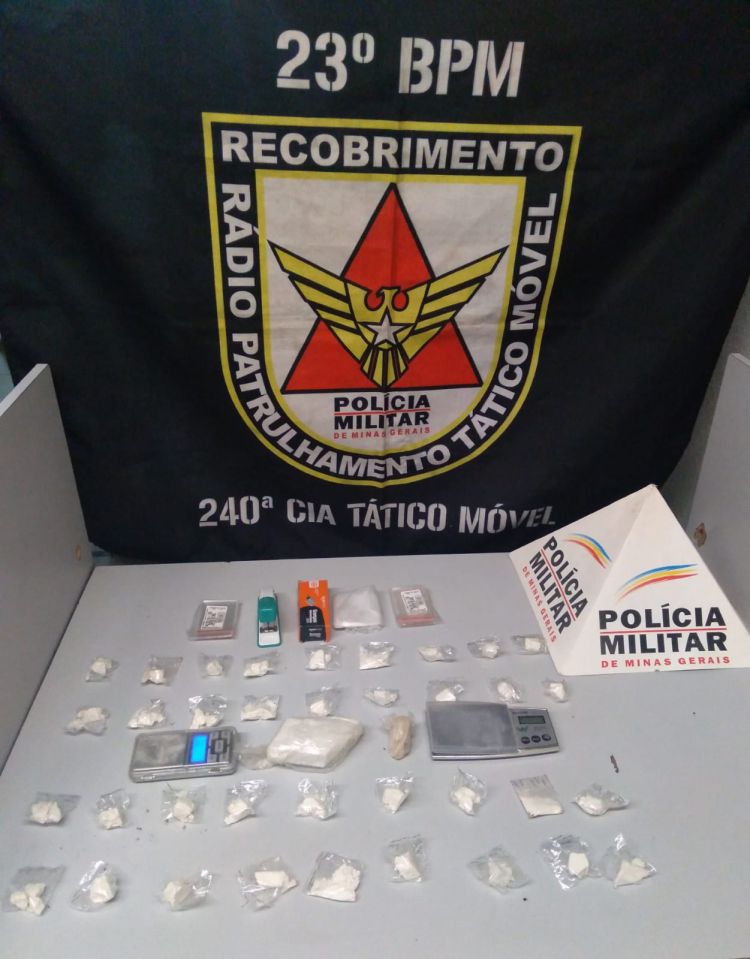 Polícia Militar prendeu dois homens em Divinópolis acusados de tráfico de drogas