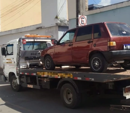 Veículo com sinais de adulteração e possível origem criminosa é apreendido pela PM em Nova Serrana