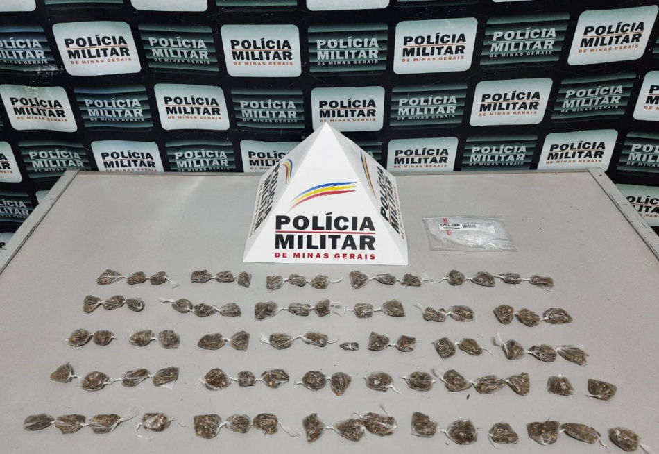 Adolescente é apreendido pela Polícia Militar em Pará de Minas com 80 buchas de maconha