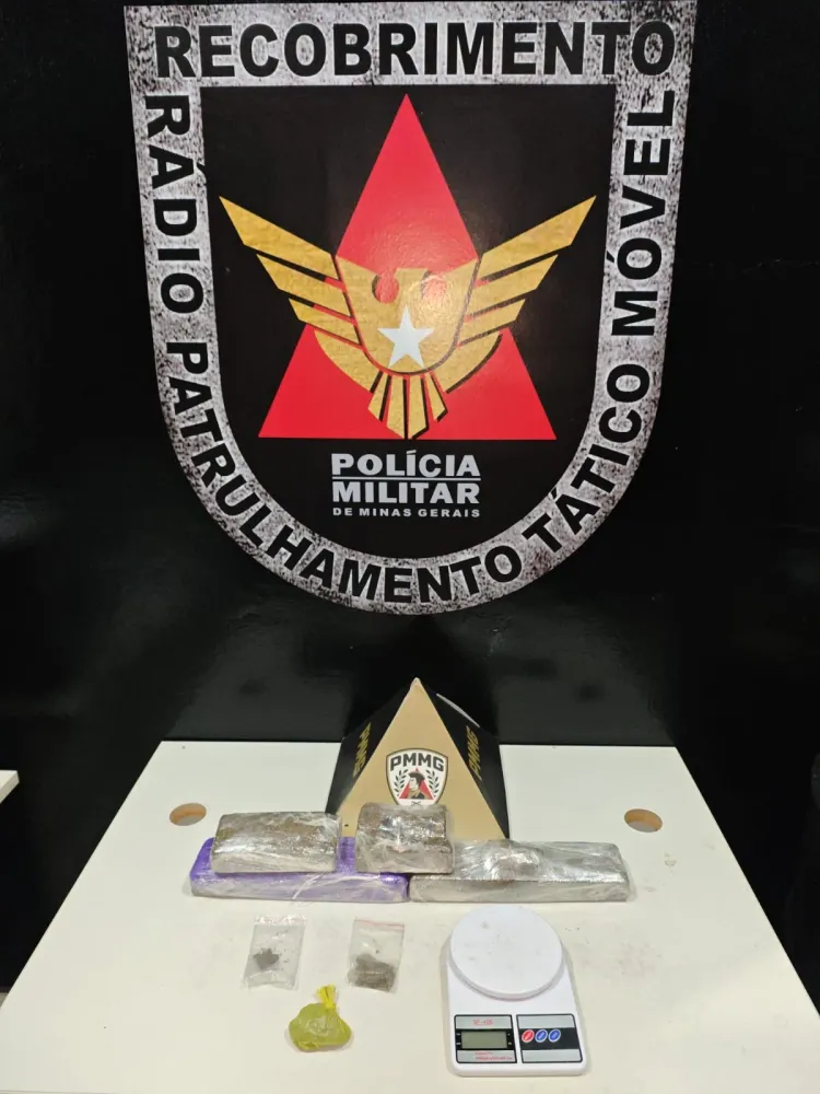 Polícia apreende grande quantidade de maconha e investiga suspeitos de tráfico em São José da Varginha