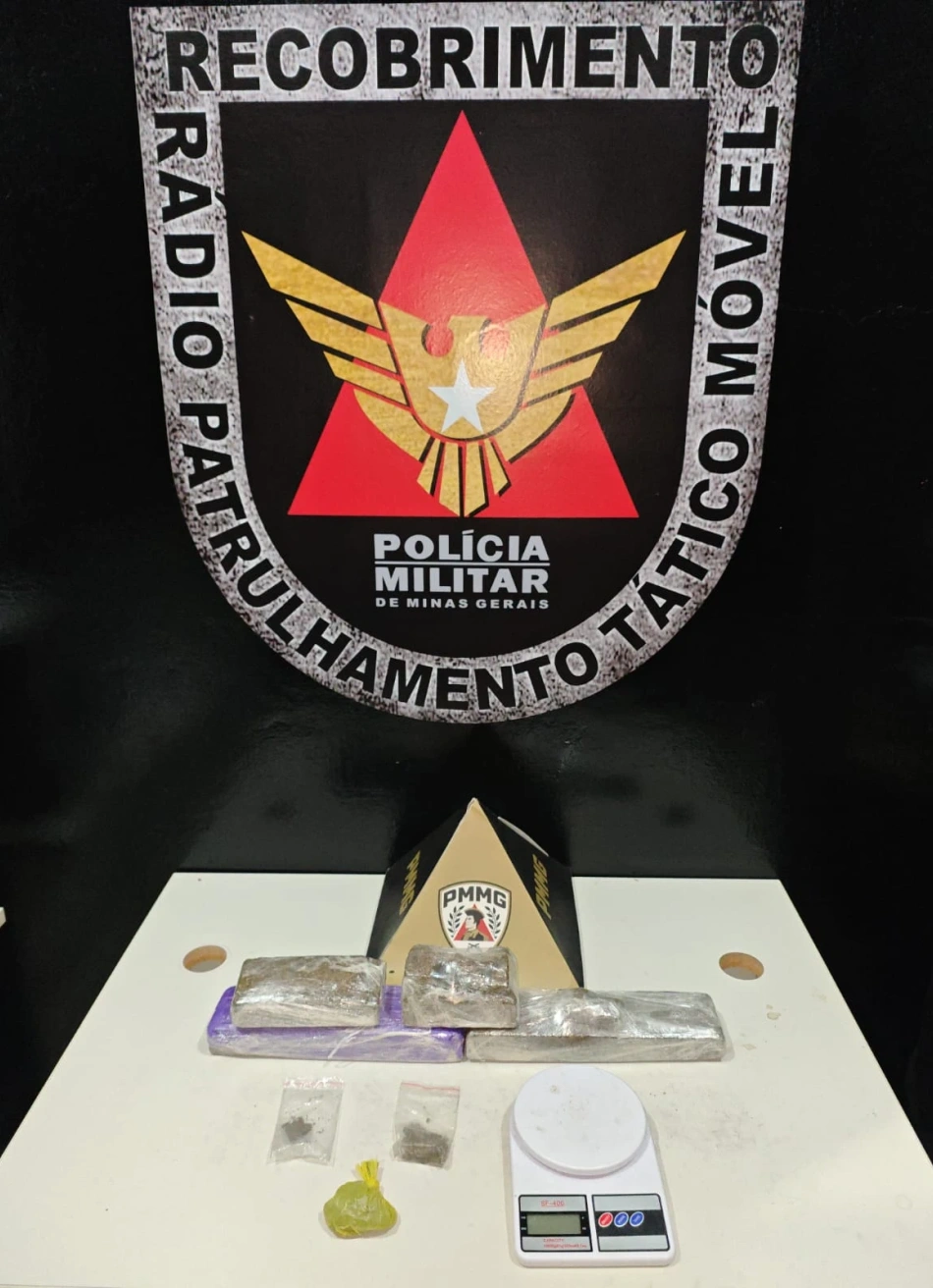Polícia apreende grande quantidade de maconha e investiga suspeitos de tráfico em São José da Varginha