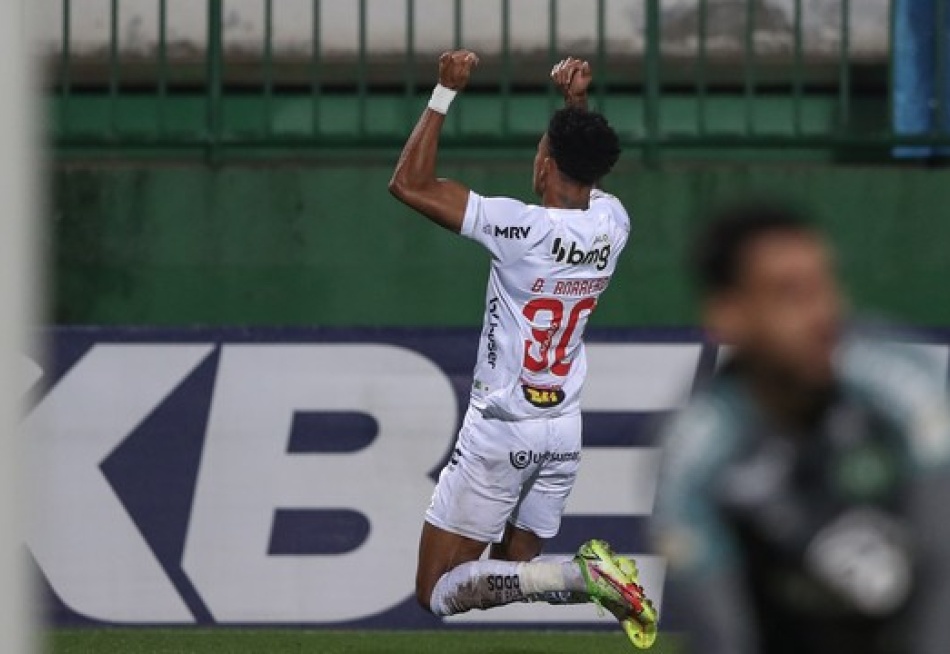 Atlético empata com a Chapecoense, mas mantém vantagem de 11 pontos em relação ao segundo colocado