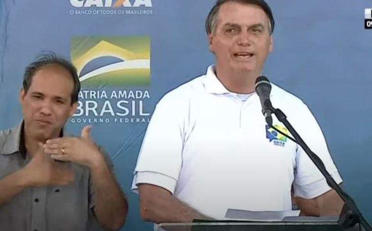 Bolsonaro diz que Brasil tem questões mais complexas do que problemas raciais