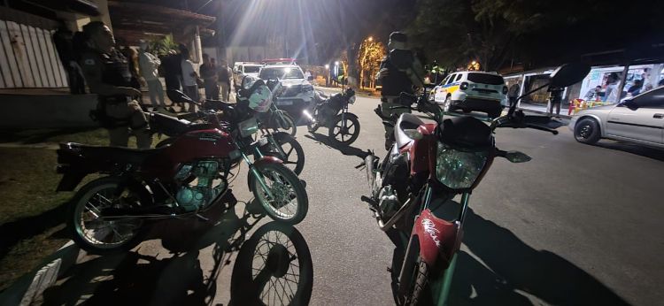 Operação Policial é realizada no distrito de Ascensão e apreende motocicletas irregulares.