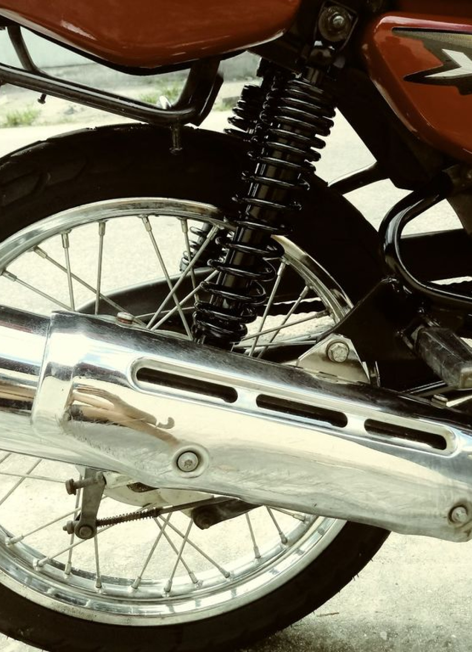 Polícia Militar recupera no Distrito de Torneiros uma moto roubada em Pará de Minas
