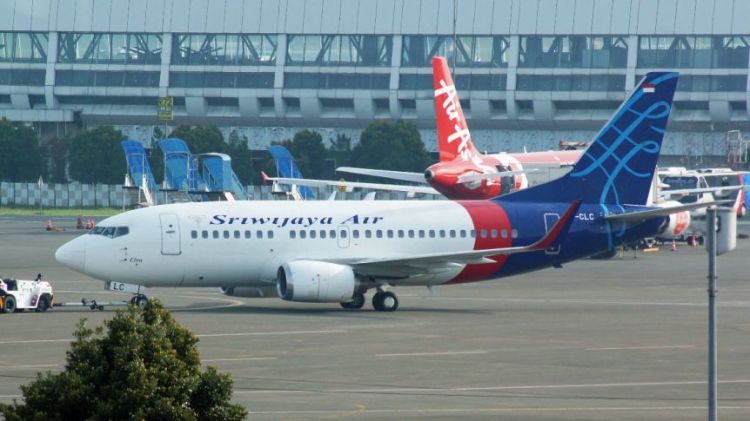 Autoridades da Indonésia confirmaram queda de avião perto de Jacarta com 62 pessoas a bordo