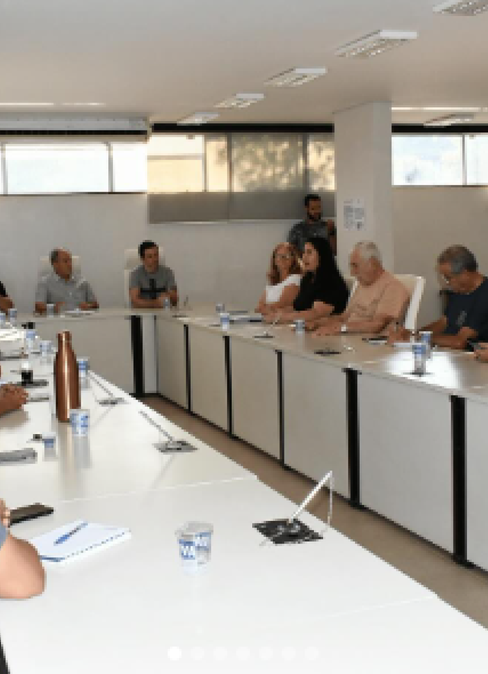 Câmara de Vereadores se reúne com Observatório Social para discutir transparência e trabalho conjunto