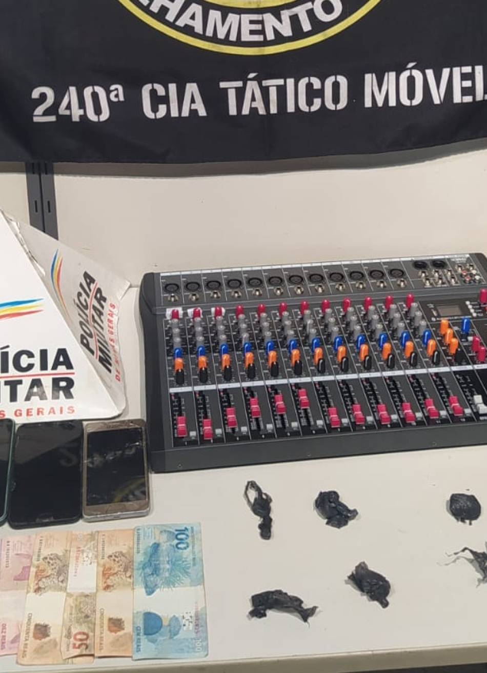 Dupla é detida em Divinópolis com seis buchas de cocaína