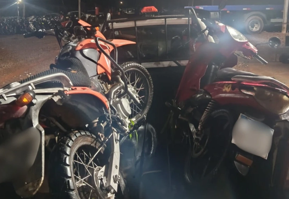 GCM localiza motocicletas furtadas e apreende armas artesanais em área de mata em Pará de Minas