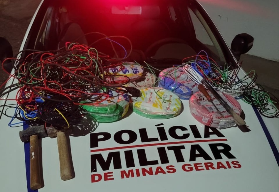 PITANGUI - POLÍCIA MILITAR PRENDE AUTOR DE FURTO E RECUPERA MATERIAL