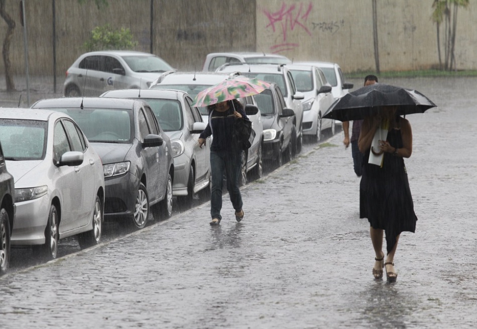 Inmet prevê tempestades em 807 dos 853 municípios mineiros até esta segunda-feira