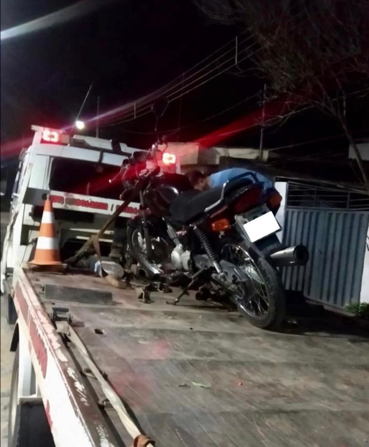 Polícia Militar prende rapaz de 18 anos acusado de roubar moto em Divinópolis