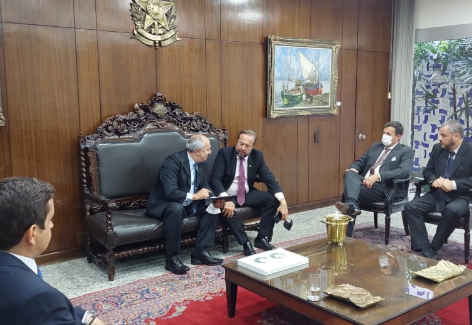 Pará de Minas vai receber R$ 1 milhão para investimento no serviço de hemodiálise do HNSC