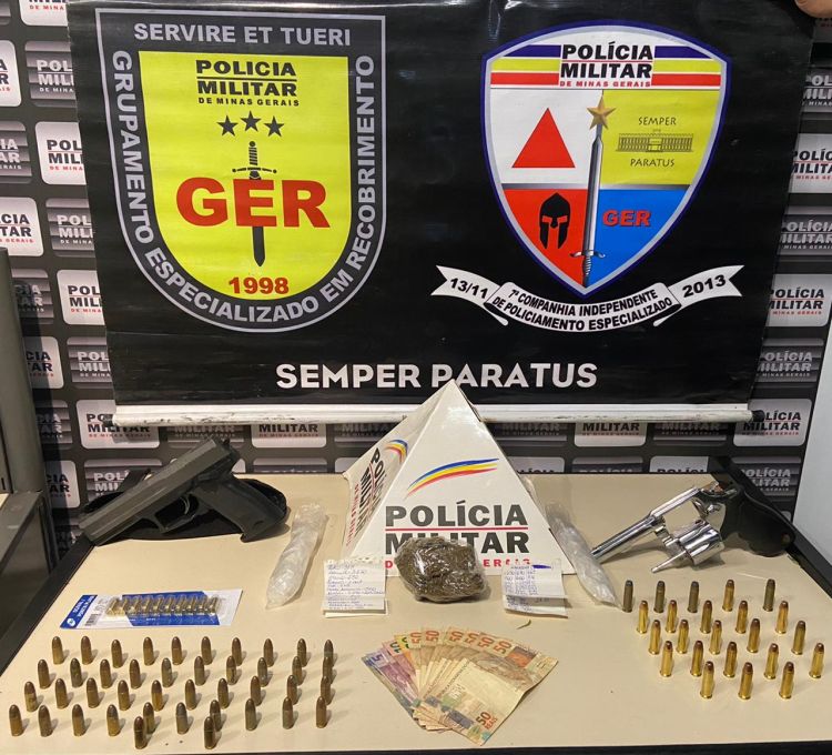 Polícia Militar apreende munições, drogas e uma arma de fogo após denúncia anônima