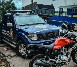 GUARDA MUNICIPAL RECUPERA MOTOCICLETA FURTADA E PRENDE HOMEM NO BAIRRO SÃO GERALDO