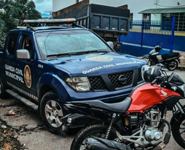 GUARDA MUNICIPAL RECUPERA MOTOCICLETA FURTADA E PRENDE HOMEM NO BAIRRO SÃO GERALDO