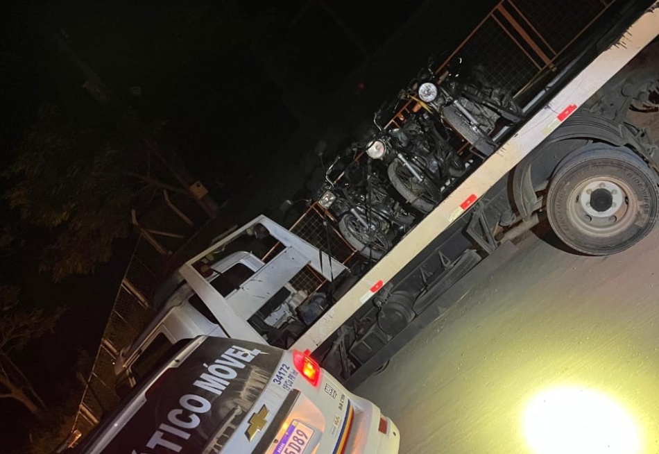 Pará de Minas - PM apreende drogas, dinheiro e motocicletas durante operação em sítio no povoado de Floresta