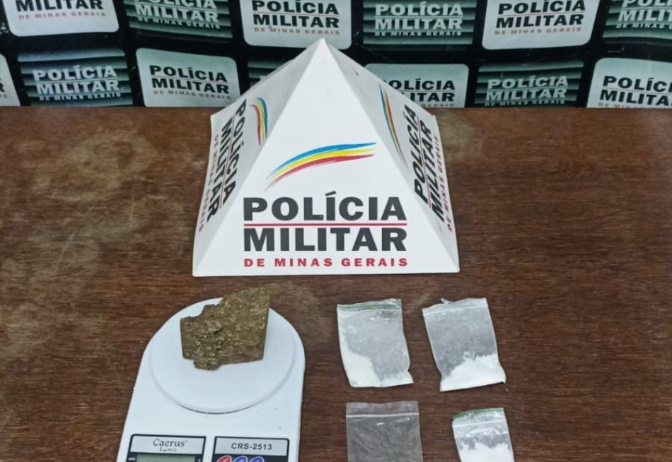 PM localiza drogas em mata na Vila Nossa Senhora Aparecida em Pará de Minas