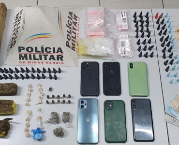 POLÍCIA MILITAR PRENDE INDIVÍDUOS SUSPEITOS DE TRÁFICO.