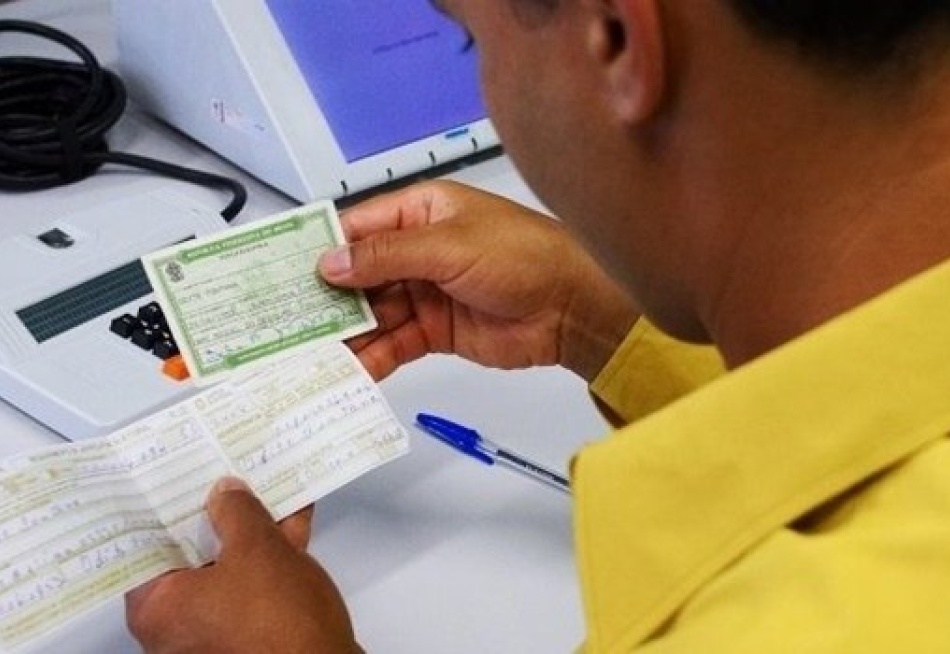 Eleitores que estavam fora do domicílio eleitoral na eleição de domingo têm até 14 de janeiro para fazer a justificativa