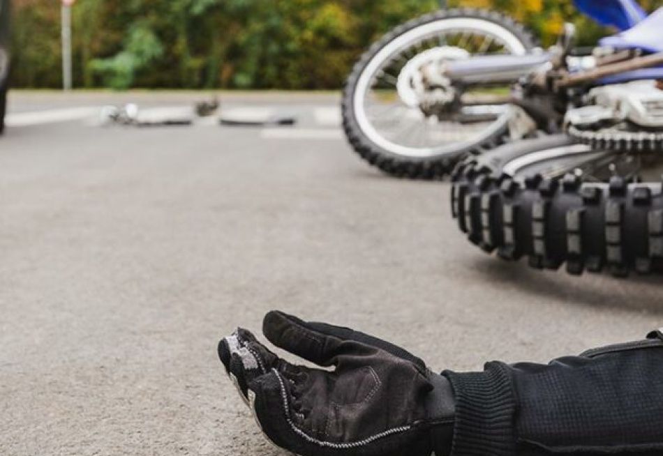 MOTORISTA PROVOCA ACIDENTE DE TRÂNSITO E FOGE SEM PRESTAR SOCORRO.