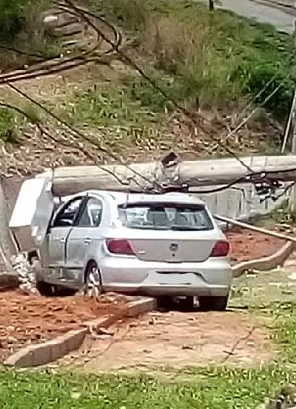 Mulher morre atropelada após acidente envolvendo dois carros em Divinóplis