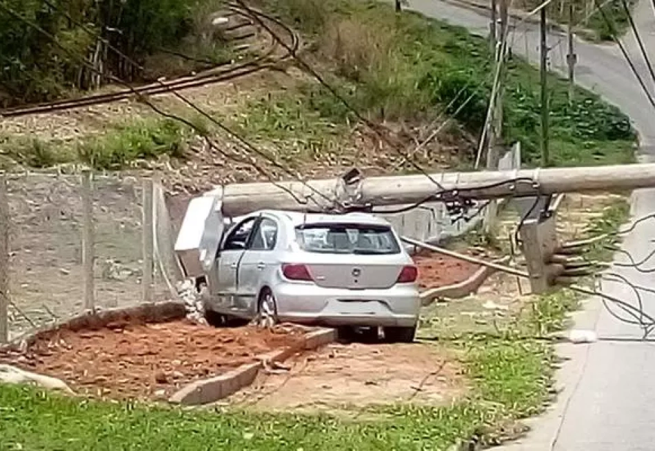 Mulher morre atropelada após acidente envolvendo dois carros em Divinóplis